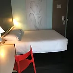 Ibis فندق