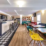 Ibis Hotel 3*
