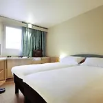 Ibis Hotell 3*