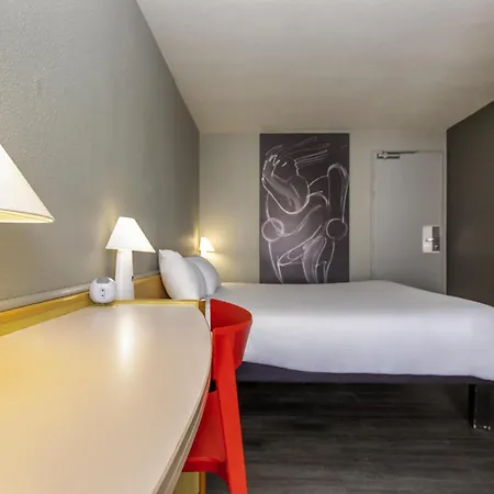 Ibis Hotel 3*