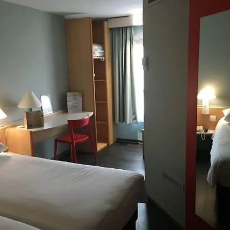 Ibis Hotell 3*
