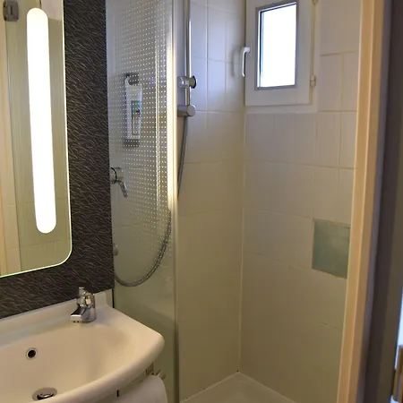 Ibis Hotel 3*