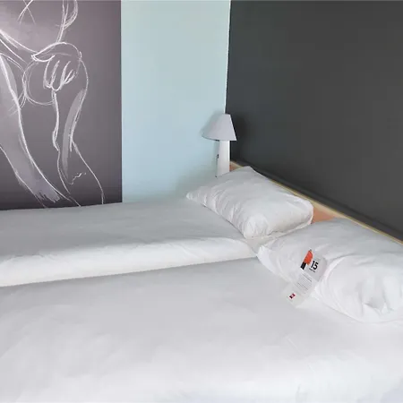 Ibis Hotell 3*